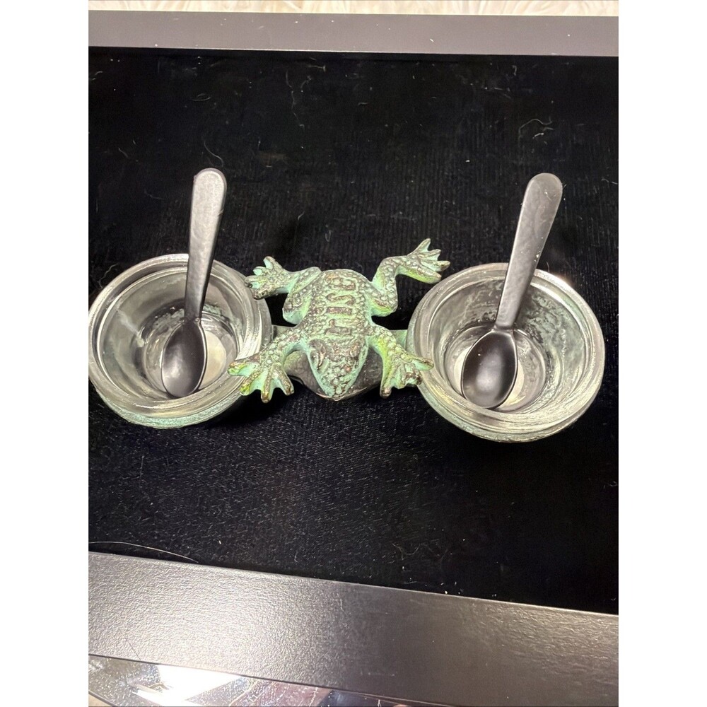 Vtg Rise Salt & Pepper Cellar Frog Holder Cast Iron w/2 Small Spoons Made India
